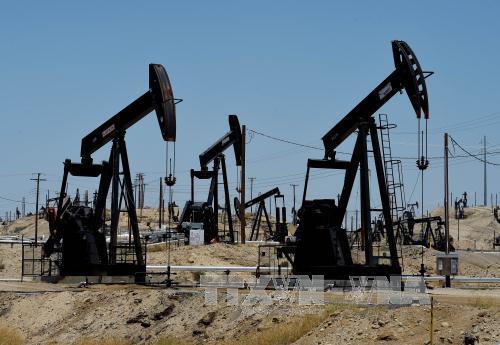 Dầu Brent vượt ngưỡng 65 USD/thùng